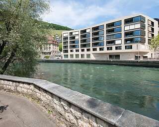 Private Spa Limmathof Baden Wellnes Aussenansicht Nacht Ennetbaden Thermalwasser