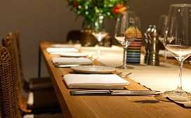 Gedeckter Tisch im Restaurant Dory und Du