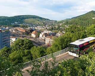 Öffentlicher Bus der RVBW fährt ins Bäderquartier