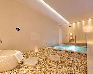 Blick in eine der stylischen Private Spa Suiten