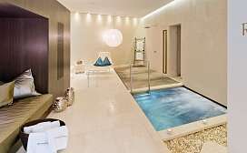 Blick in eine der stylischen Private Spa Suiten