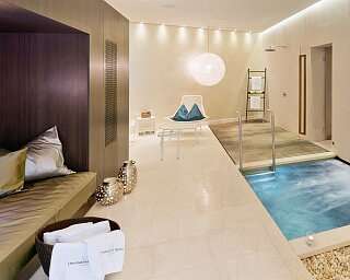 Blick in eine der stylischen Private Spa Suiten