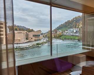 Ausblick von der Junior Suite Deluxe zum Fortyseven Thermalbad